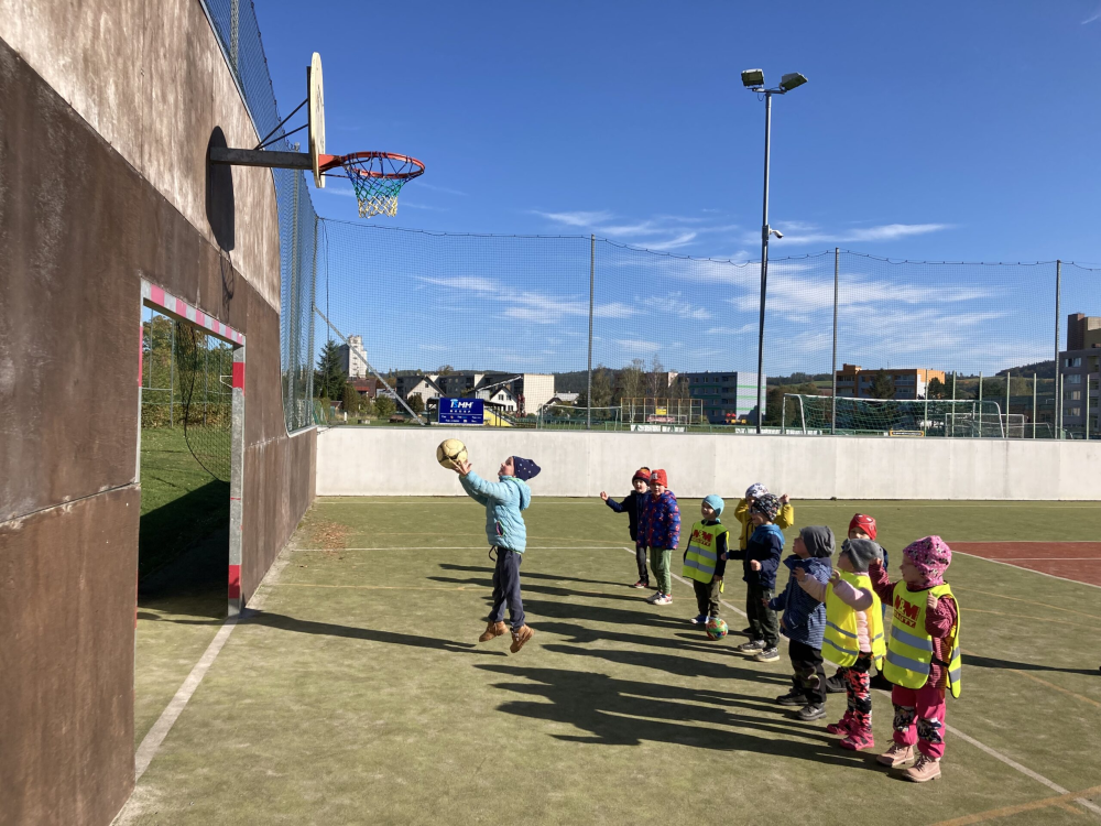 za-kuzlatky-do-pohadky